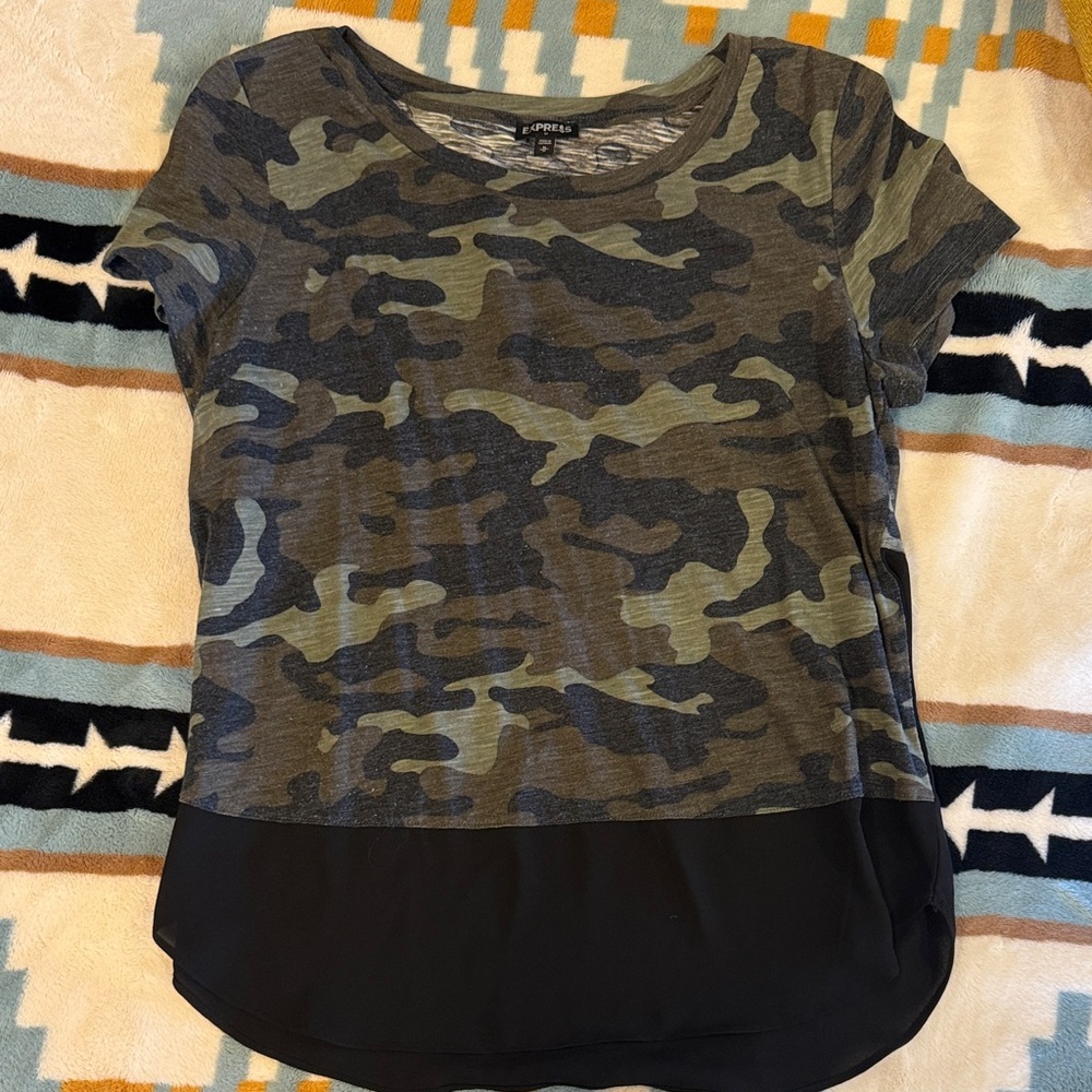 Express Green Camo Short Sleeve Top